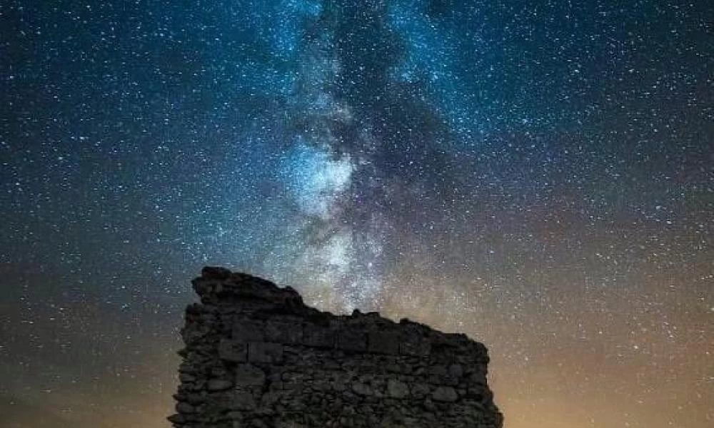 Οι μετεωρίτες "Λυρίδες" φώτισαν τον ουρανό (Βίντεο και φωτογραφίες)